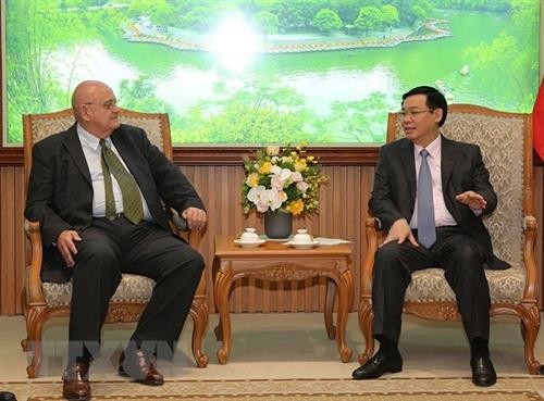 越南与巴西和美国促进投资合作