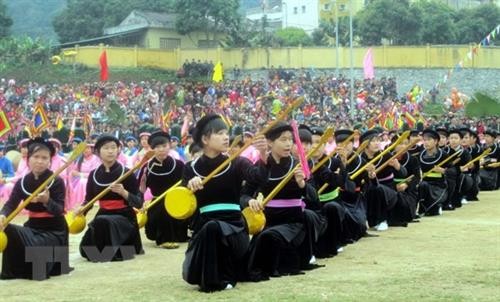 越南全国天曲天琴艺术节：推崇“天”艺术在越南文化生活中的价值