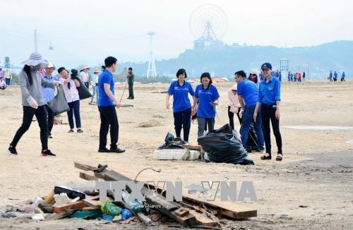 广宁省启动下龙湾海滩清洁活动