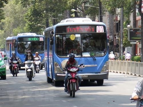 自7月1日起河内市将试点运行使用压缩天然气的公交车