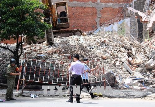 Thành phố Hồ Chí Minh: Sập nhà đang tháo dỡ, một người chết, hai người bị thương