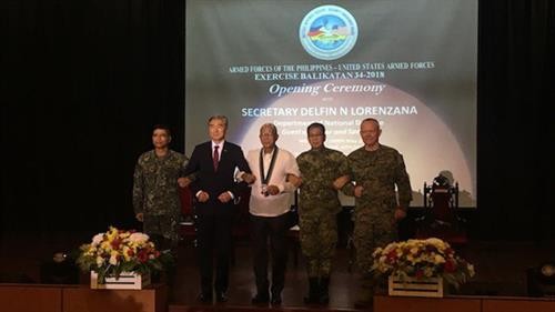 菲律宾与美国举行2018年“肩并肩”联合军事演习