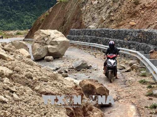 Cảnh báo nguy cơ sạt lở, đá rơi ở huyện vùng cao Sìn Hồ