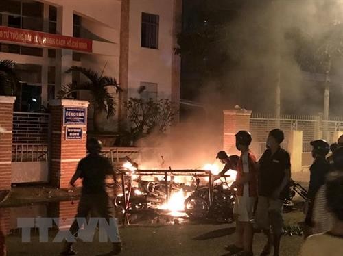 平顺省拘留12名参与聚众闹事、打砸公共财物和袭击公安干警的极端者