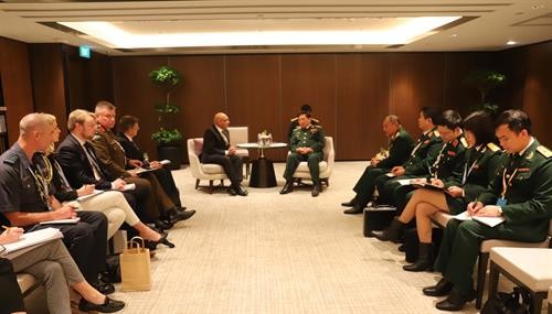 第十七届香格里拉对话会：越南防长吴春历同新西兰、英国、新加坡等国领导举行双边会晤