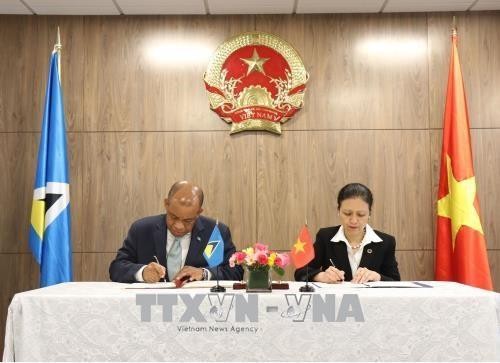 越南与圣卢西亚建立外交关系