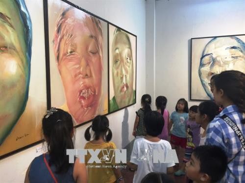第二届越法国际美术交流展在胡志明市举行