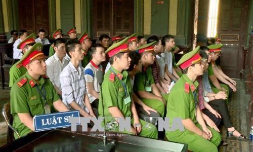 Tuyên y án sơ thẩm đối với 14 bị cáo trong nhóm đốt kho xe, đặt bom sân bay Tân Sơn Nhất