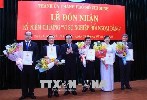 Thành ủy Thành phố Hồ Chí Minh: Nhiều tập thể, cá nhân vinh dự được nhận Kỷ niệm chương “Vì sự nghiệp đối ngoại Đảng”