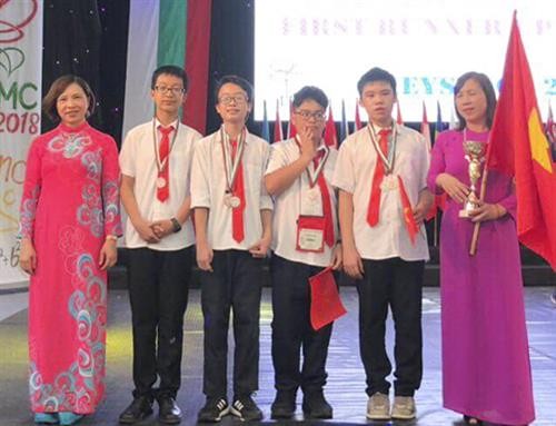 越南学生在国际数学竞赛获5枚金牌