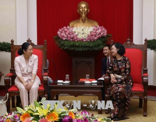 越共中央民运部部长张氏梅会见日本自民党女性活跃推进本部长一行