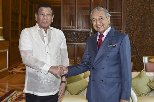 马来西亚与菲律宾促进双边合作