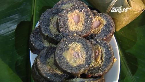Đặc sản bánh chưng đen Mường Lò của người Thái