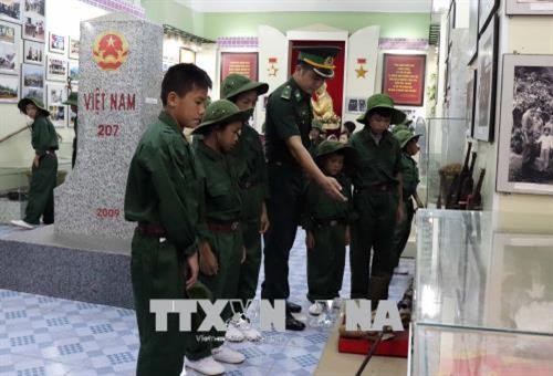 Chương trình học kỳ trong quân đội dành cho học sinh có hoàn cảnh khó khăn ở Sơn La