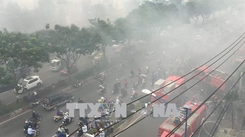 Thành phố Hồ Chí Minh: Cháy lớn tại kho đồ gỗ trên đường Trường Chinh