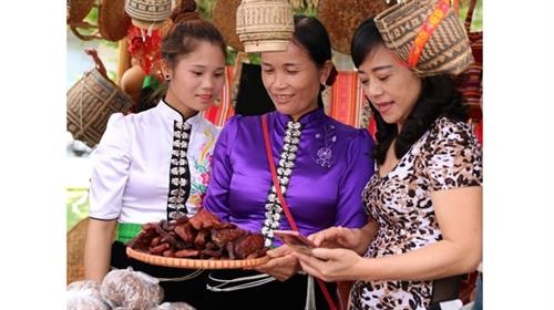 澳大利亚援助6000亿越盾帮助越南西北地区妇女改善生活