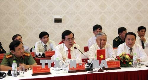 越南广治省同老挝沙拉湾省加强各领域的合作