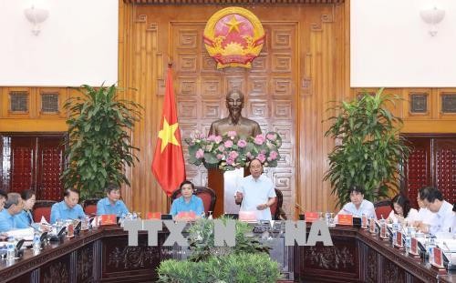 Thủ tướng Nguyễn Xuân Phúc: Giải quyết hiệu quả các vấn đề cấp thiết liên quan trực tiếp đến người lao động