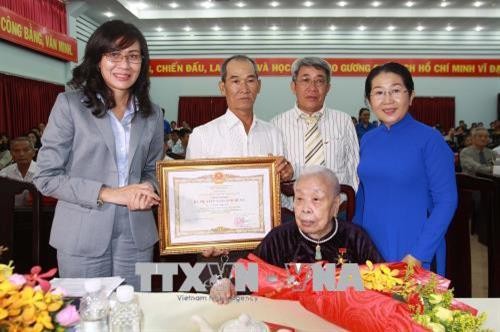 Thành phố Hồ Chí Minh phong tặng và truy tặng danh hiệu Bà mẹ Việt Nam Anh hùng