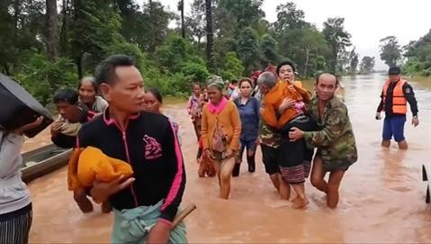 老挝一水电站大坝坍塌致19人死亡 韩国总统文在寅派救援队赴现场