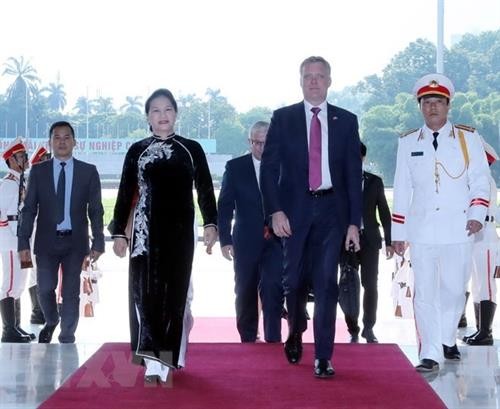 澳大利亚众议院议长托尼·史密斯圆满结束对越南进行的正式访问