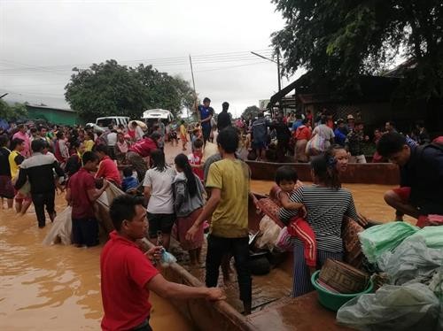老挝水电站大坝坍塌事故：越南黄英嘉莱公司已将26名工人安全撤出灾区