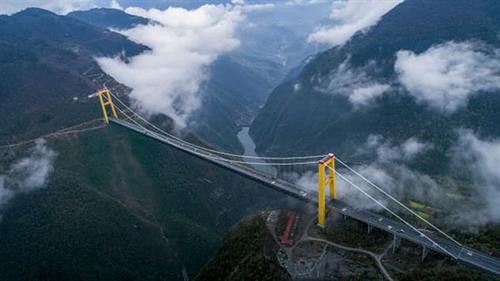 11 cây cầu treo đáng sợ nhất thế giới