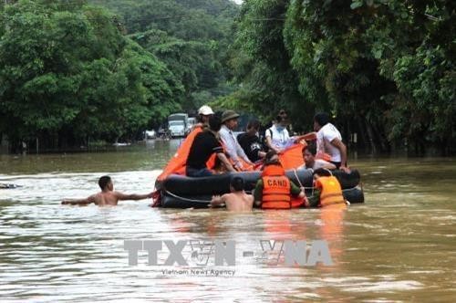 中国外交部长王毅就越南北部各省遭受洪水灾害向范平明致慰问电