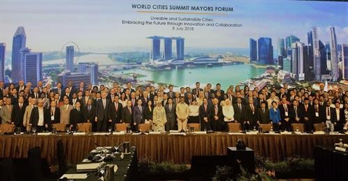 越南出席2018年世界城市峰会市长论坛