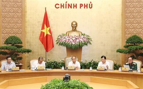越南政府总理阮春福：河内应确保洪涝地区的环境卫生