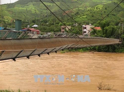 Hàng nghìn người dân Sơn La bị ảnh hưởng vì cầu treo tuột cáp