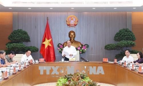 政府总理阮春福主持召开关于越南海洋战略的会议