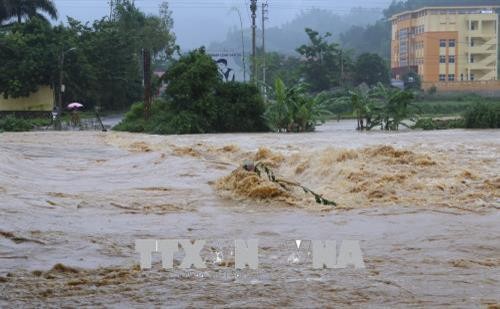 Lũ trên sông Thao và các sông ở Thanh Hóa, Nghệ An tiếp tục lên, nguy cơ cao xảy ra sạt lở đất, lũ quét ở vùng núi Bắc Bộ