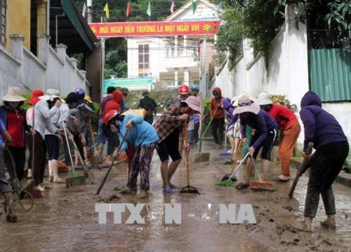 Hàng nghìn học sinh miền núi tỉnh Nghệ An chưa thể tựu trường vì ảnh hưởng mưa lũ