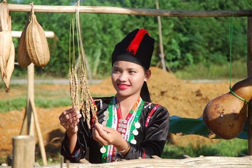 Phong tục cưới xin của người Khơ mú ở Nghệ An