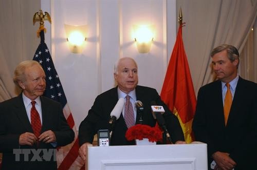 美国驻越南大使馆设麦凯恩吊唁簿