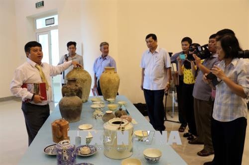 Bà Rịa-Vũng Tàu: Tiếp nhận hơn 360 cổ vật do một nhà sưu tập hiến tặng 