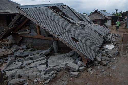 印尼7级地震：至少82人死亡 数百人受伤