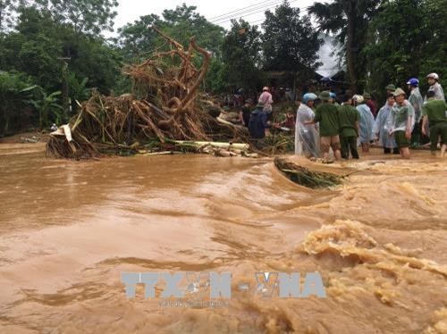 Yên Bái: Mưa lớn làm sập đổ nhà dân, Quốc lộ 70 lại sạt lở