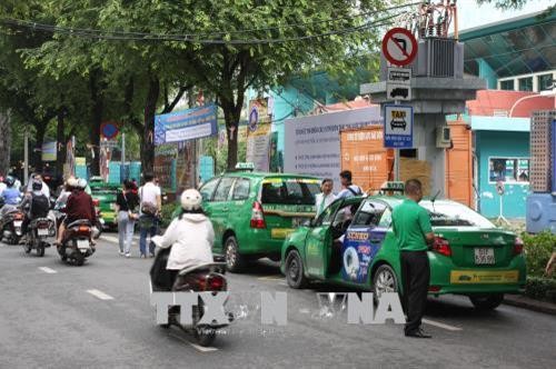 Thành phố Hồ Chí Minh thí điểm các vị trí đón taxi trong khu vực trung tâm