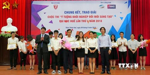 越南顺化大学创新创业倡议大赛颁奖仪式举行 一等奖拿1500万越盾