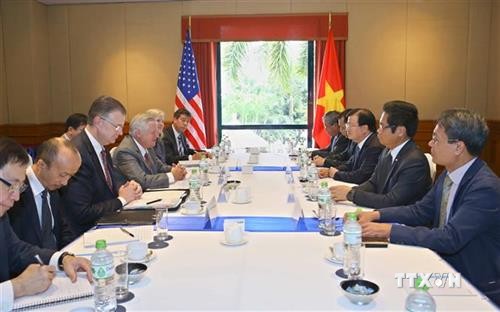 越南政府副总理郑廷勇会见美国部分大型集团领导代表