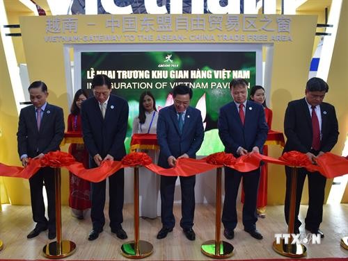 越南政府副总理王廷惠出席第15届CAEXPO和CABIS开幕式