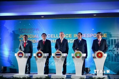 越南代表团出席在泰国举行的司法国际会议