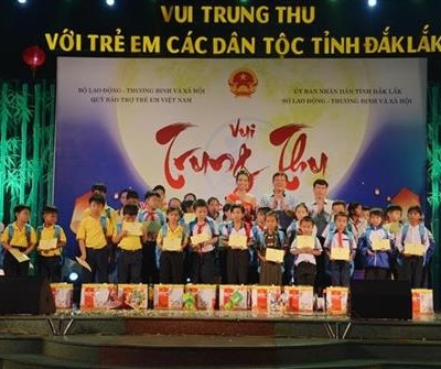 Vui Tết Trung thu với trẻ em các dân tộc tỉnh Đắk Lắk