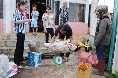 Hiệu quả mô hình “Tổ phụ nữ thu gom rác thải” ở Đắk Lắk