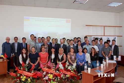 乌越科研和教育合作中心正式成立
