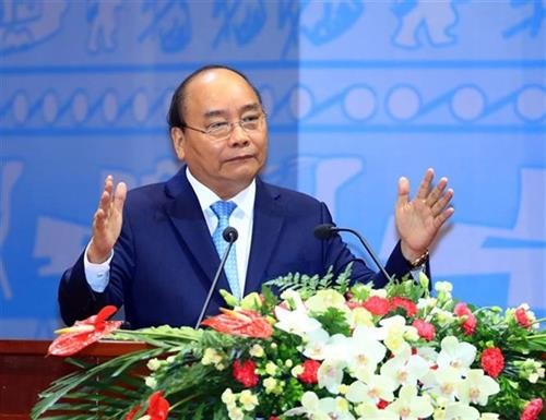 阮春福总理：严厉打击保守、官僚主义和工作不负责任的表现