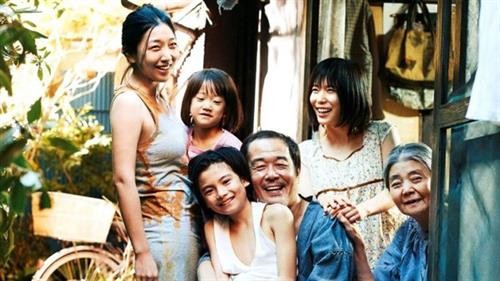 日本电影《小偷家族》作为第五届河内国际电影节开幕影片进行放映