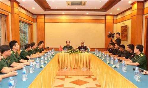 越南与印度青年军官开展交流座谈活动